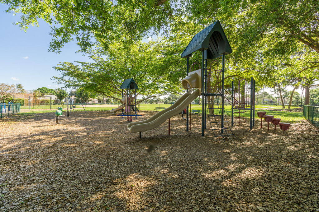 178 Pinewood Court - Photo 27