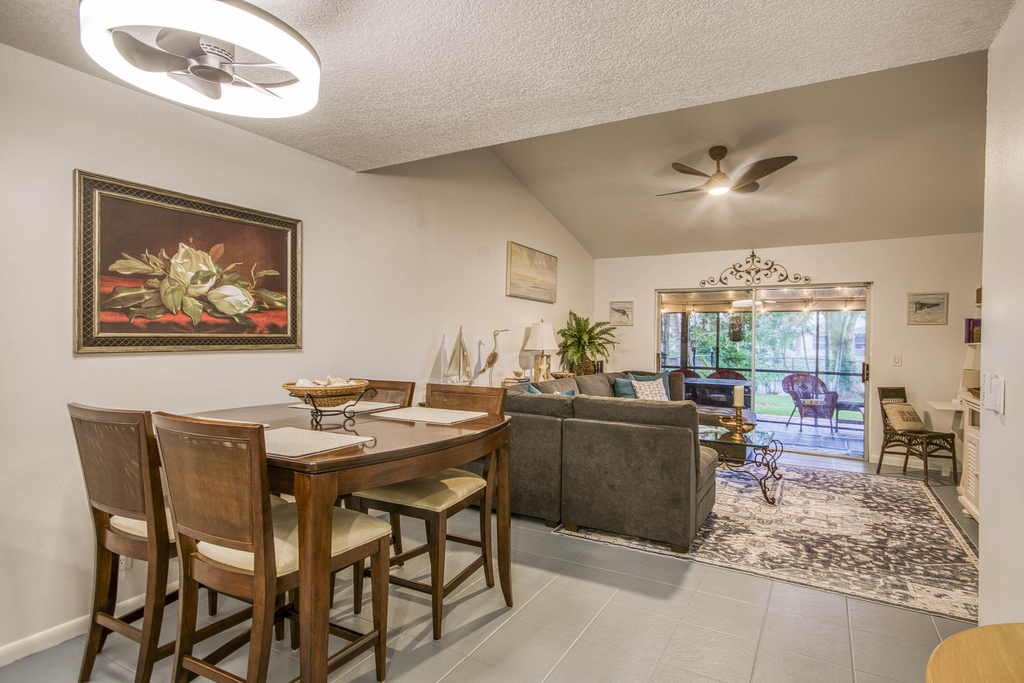 178 Pinewood Court - Photo 1