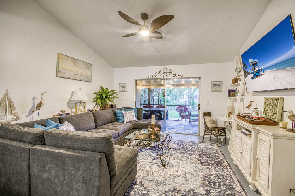 178 Pinewood Court - Photo 2