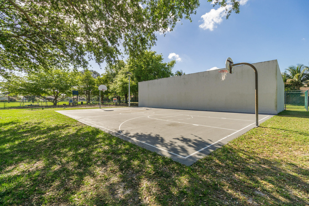 178 Pinewood Court - Photo 25