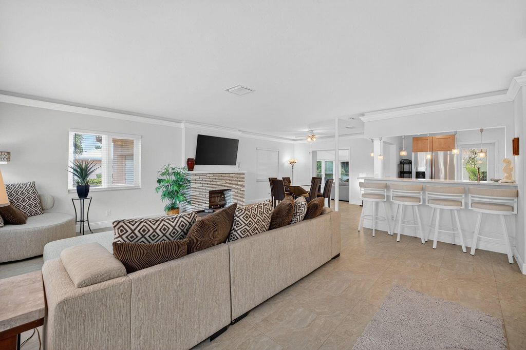 283 Imperial Lane - Photo 3