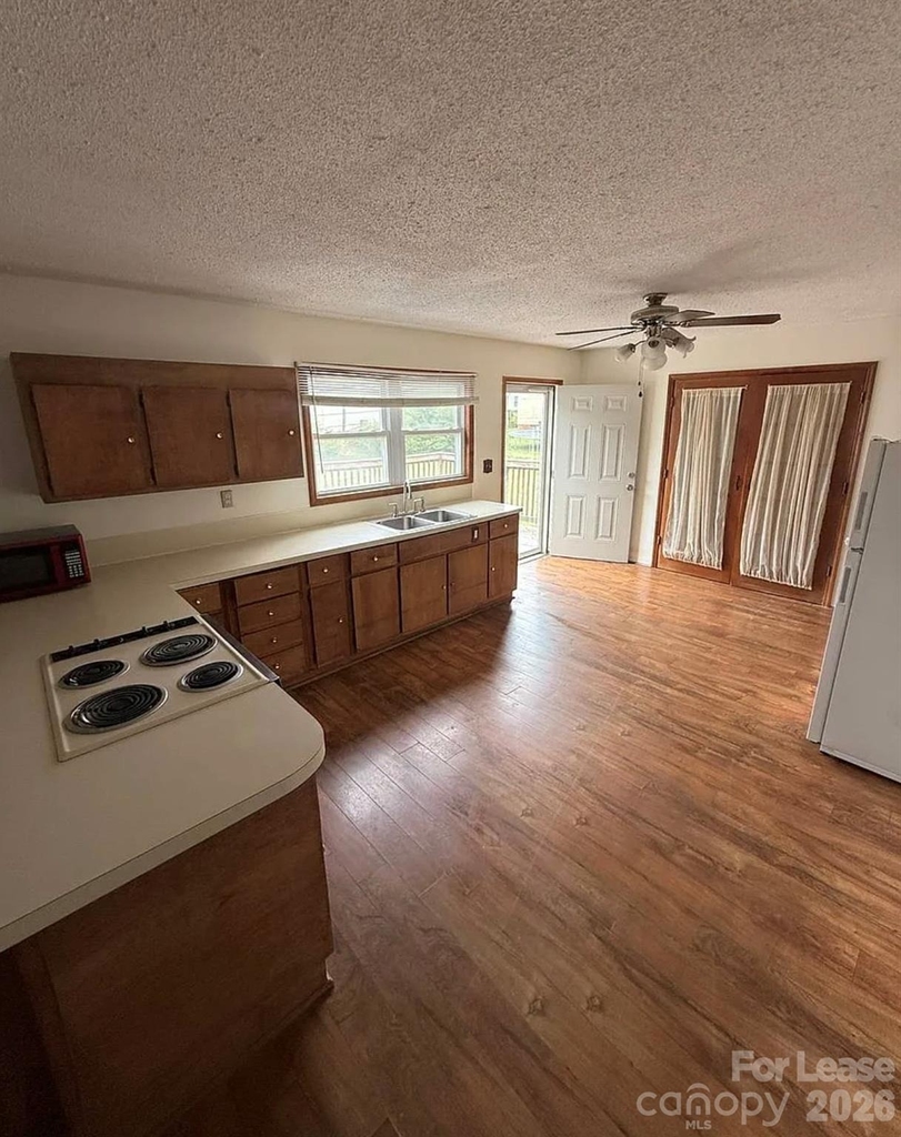 2885 Fair Oaks Drive - Photo 5
