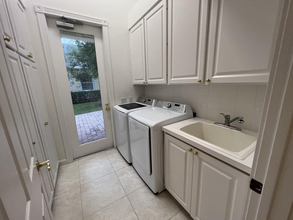 180 Barbados Drive - Photo 17