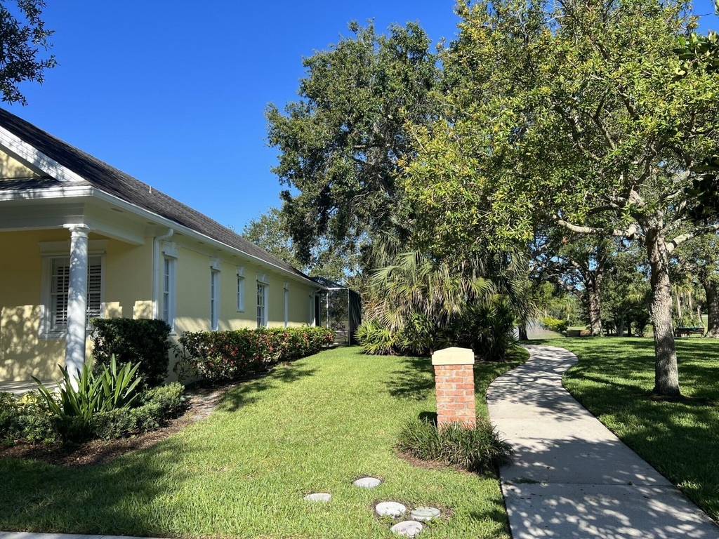 180 Barbados Drive - Photo 1