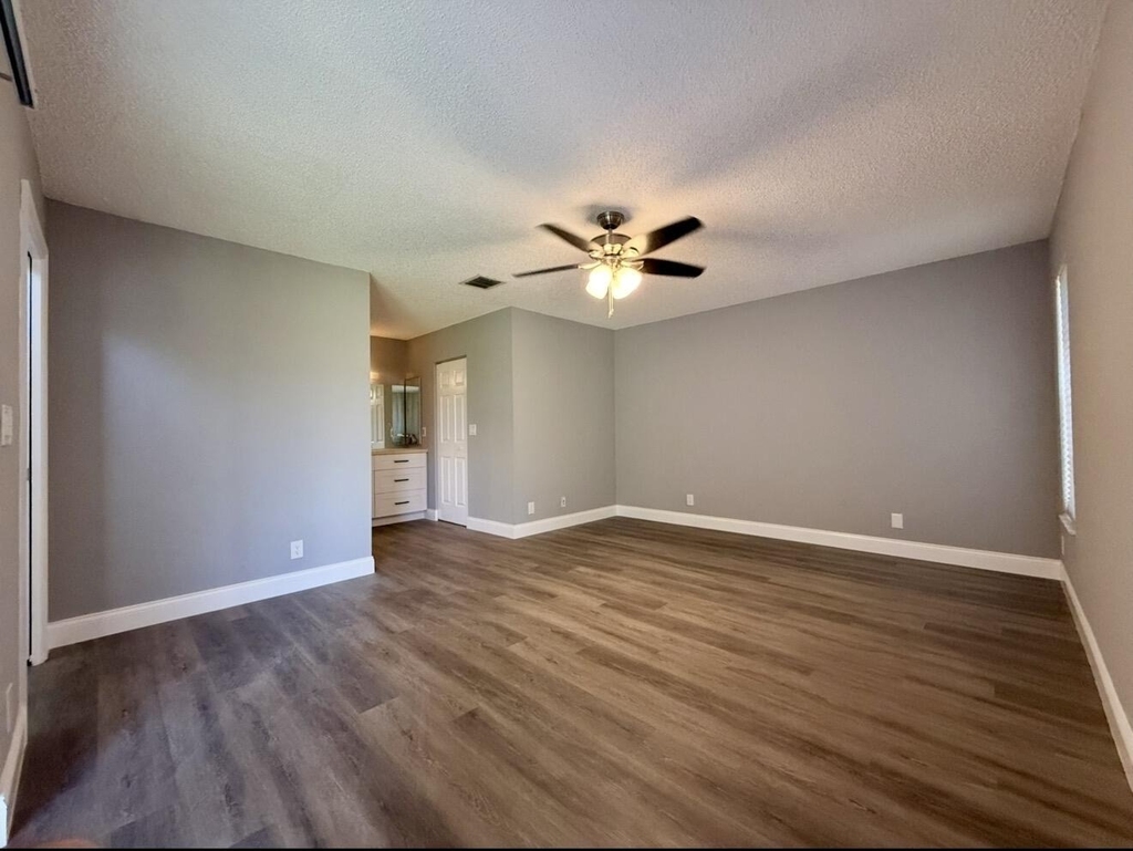 432 Ashwood Place - Photo 18