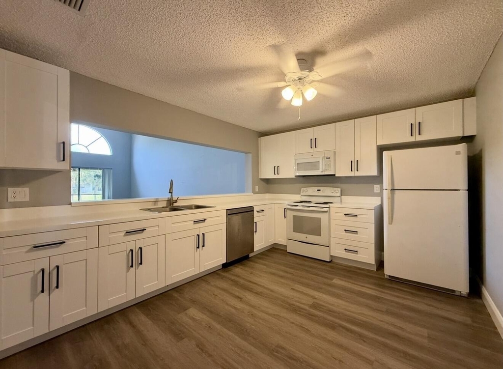 432 Ashwood Place - Photo 7