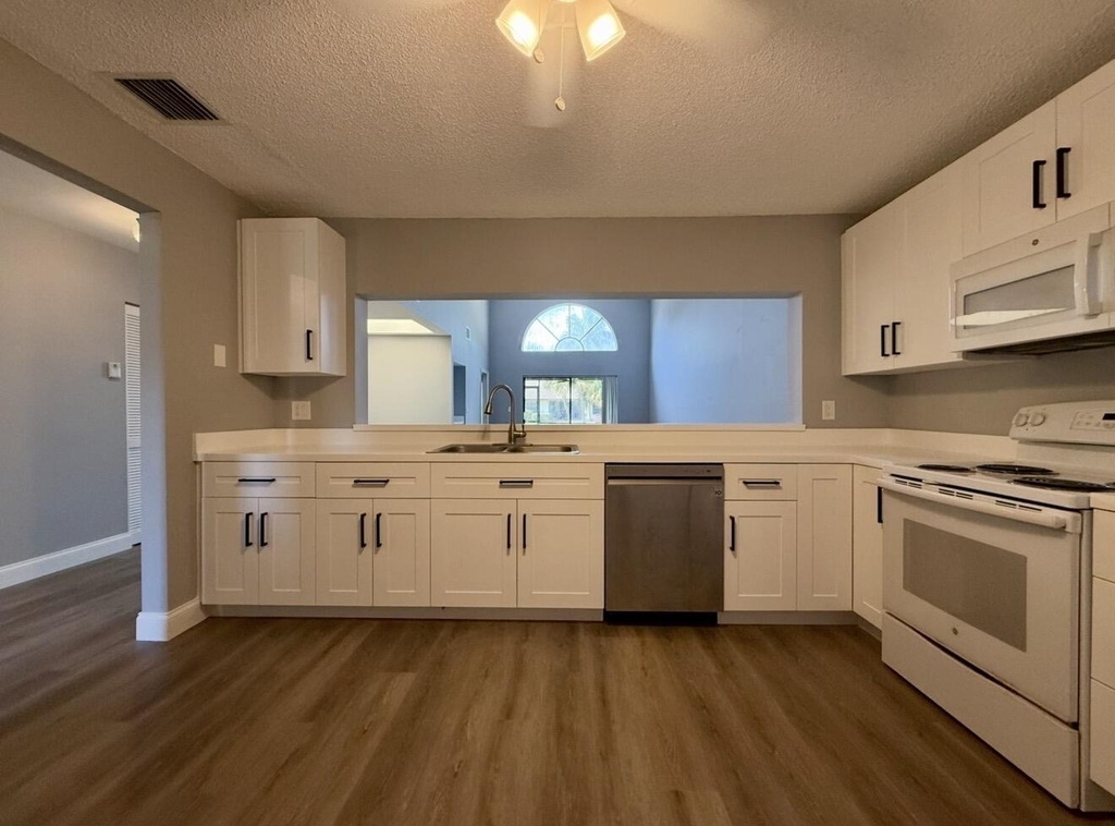 432 Ashwood Place - Photo 9