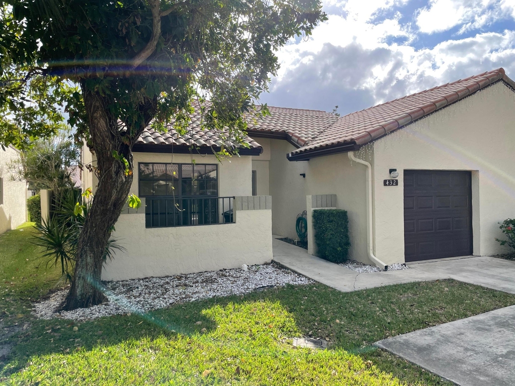 432 Ashwood Place - Photo 2
