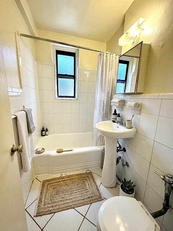 37th Avenue and 72nd street  - Photo 3