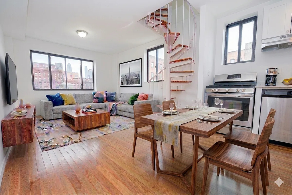 259 Elizabeth Street - Photo 0