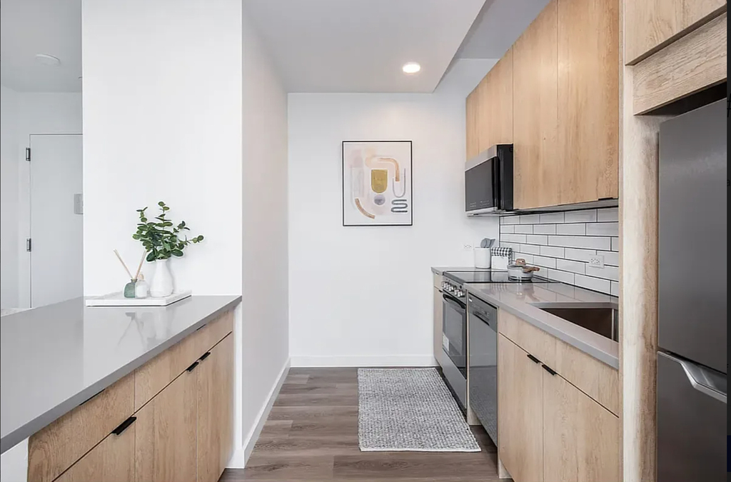 Copy of 1856 Park Avenue, Unit 8p - Photo 2