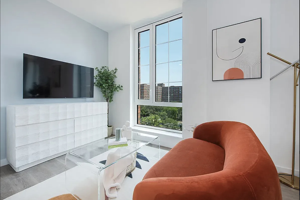 Copy of 1856 Park Avenue, Unit 8p - Photo 1