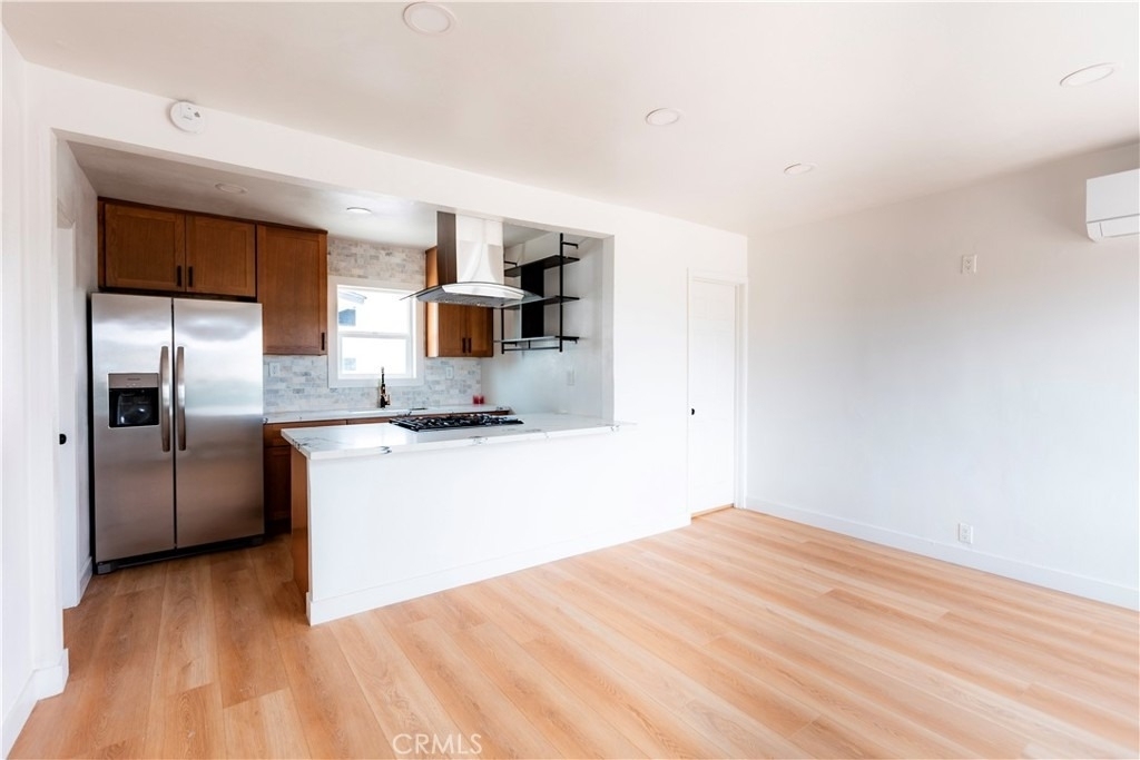784 E Walton Street - Photo 7