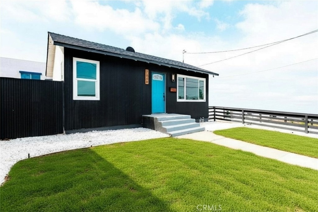 784 E Walton Street - Photo 18