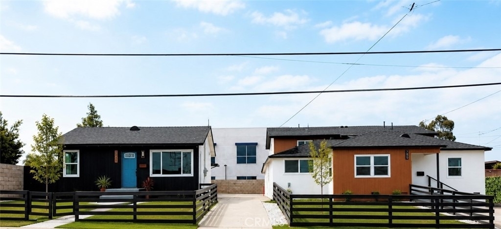 784 E Walton Street - Photo 15