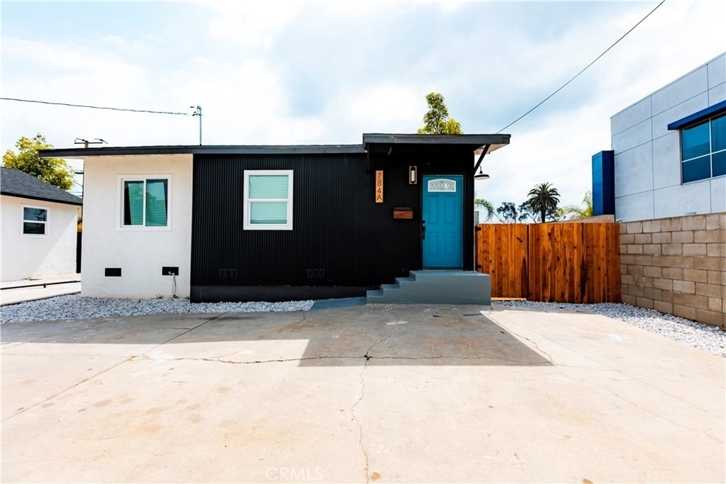 784 E Walton Street - Photo 12