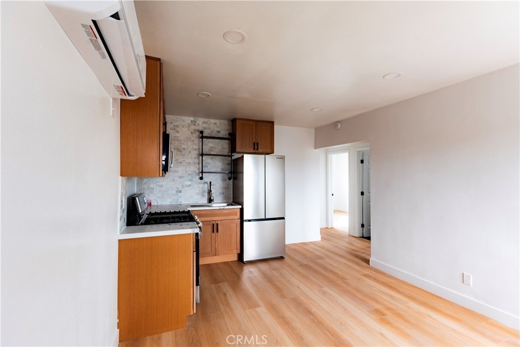 780 E Walton - Photo 3