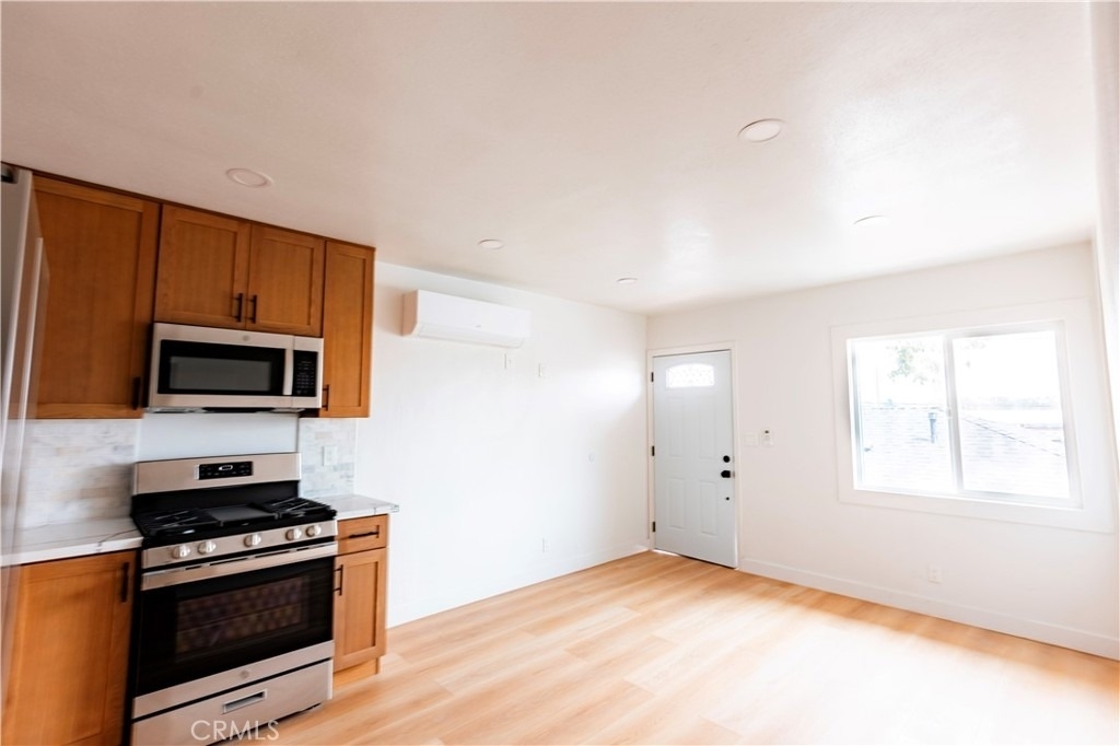 780 E Walton Street - Photo 3