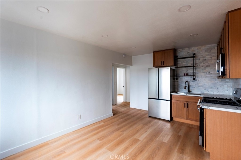 780 E Walton Street - Photo 1