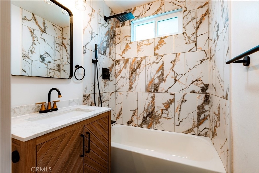 780 E Walton - Photo 15