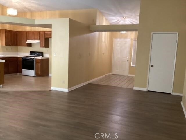 4660 Grandview Drive - Photo 3