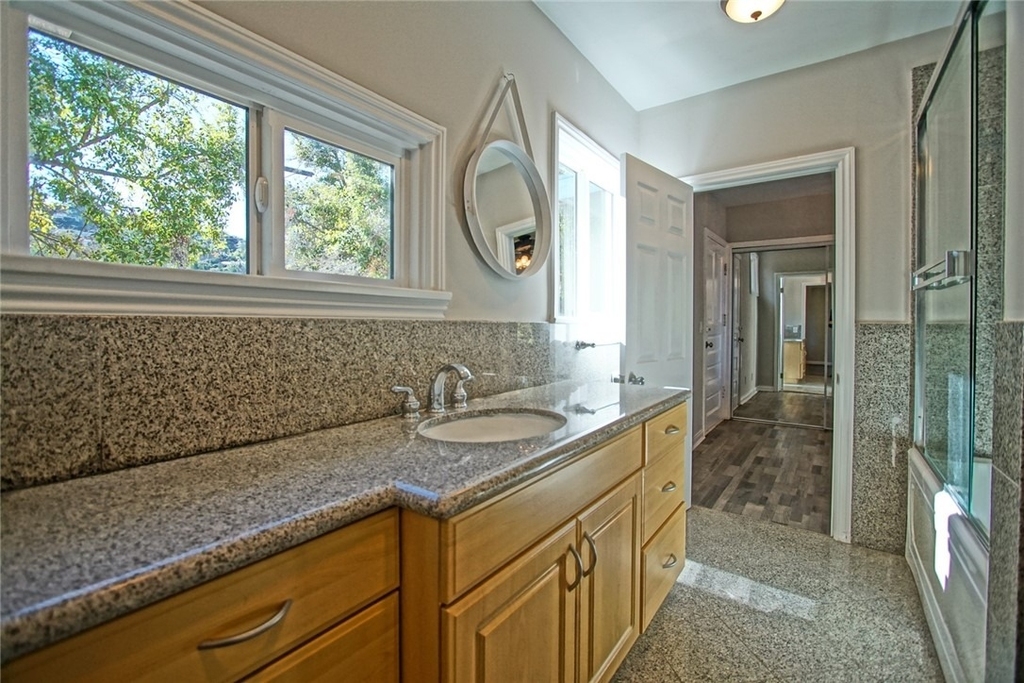 3915 Fredonia Drive - Photo 20