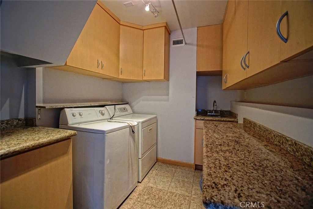 3915 Fredonia Drive - Photo 10