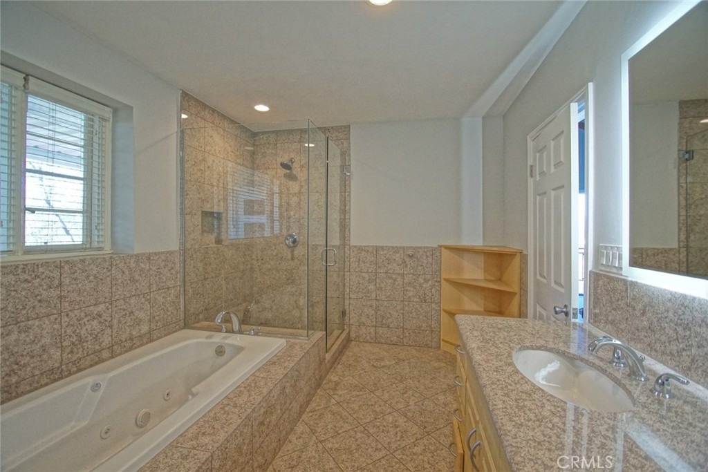 3915 Fredonia Drive - Photo 15