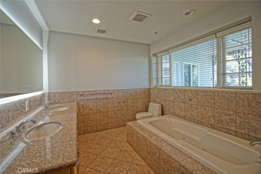 3915 Fredonia Drive - Photo 14