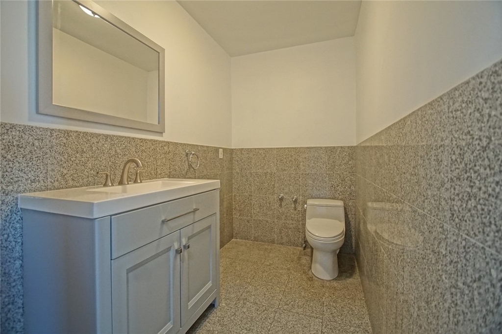 3915 Fredonia Drive - Photo 12