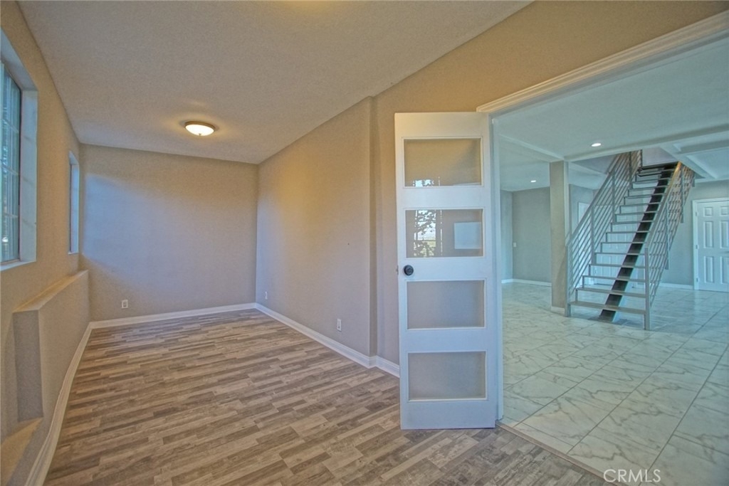 3915 Fredonia Drive - Photo 11