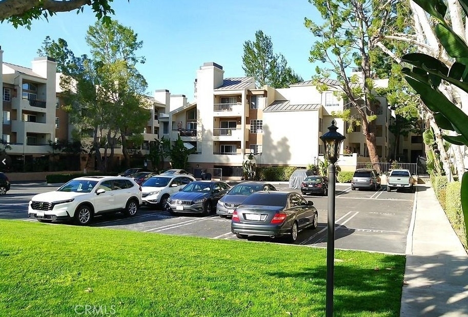 21500 Burbank - Photo 11