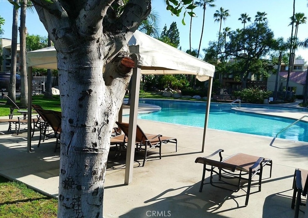 21500 Burbank - Photo 12