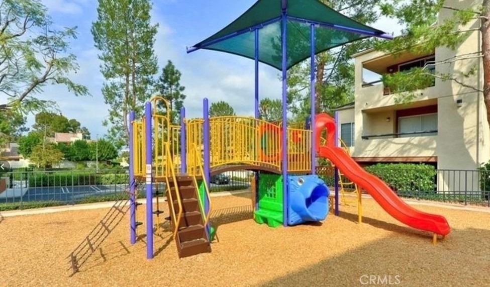 21500 Burbank - Photo 17