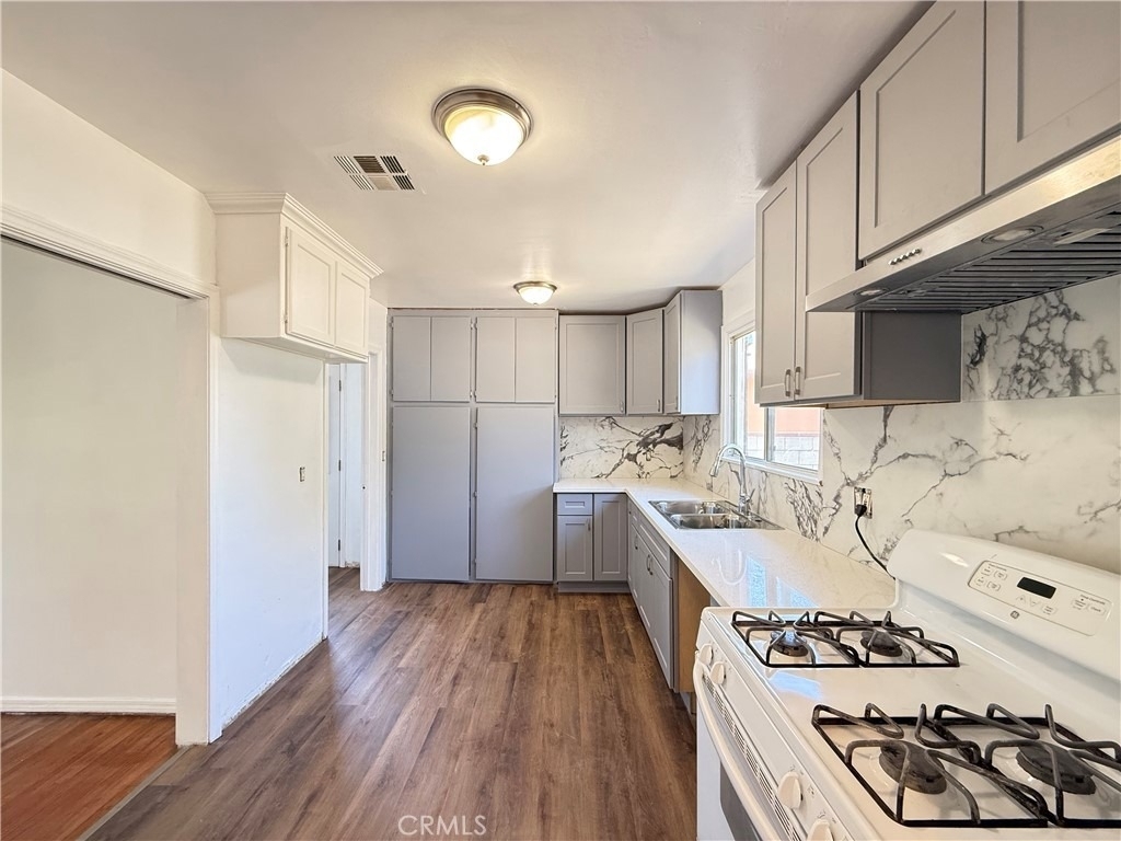 9279 Dorrington Avenue - Photo 2