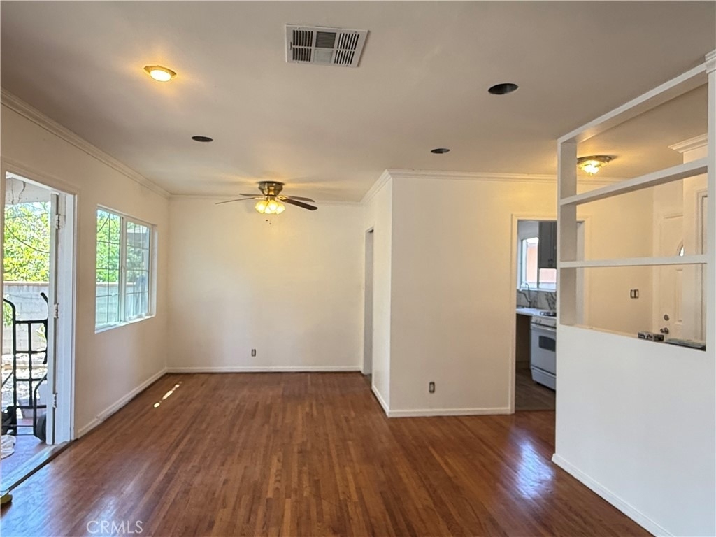 9279 Dorrington Avenue - Photo 14