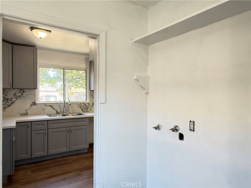 9279 Dorrington Avenue - Photo 5