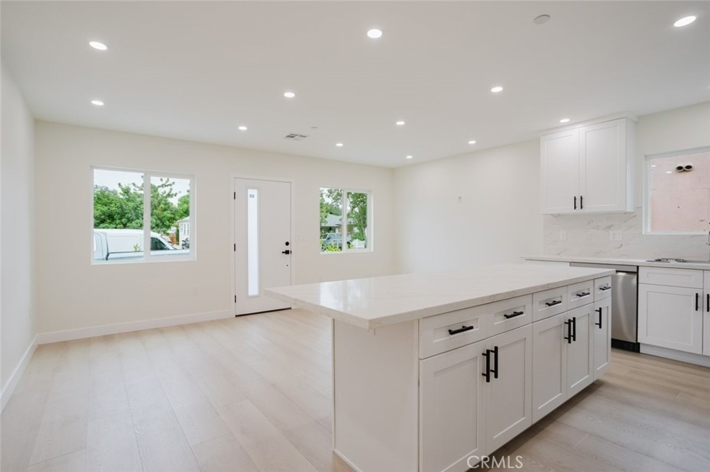 5740 Beck Avenue - Photo 4
