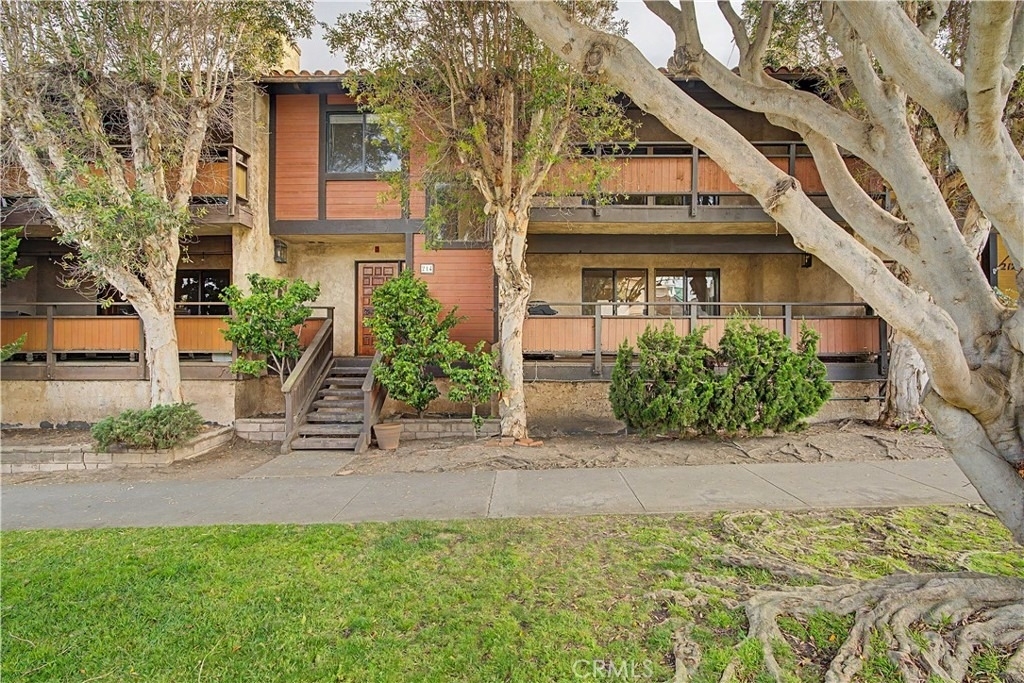 214 Topaz Street - Photo 0