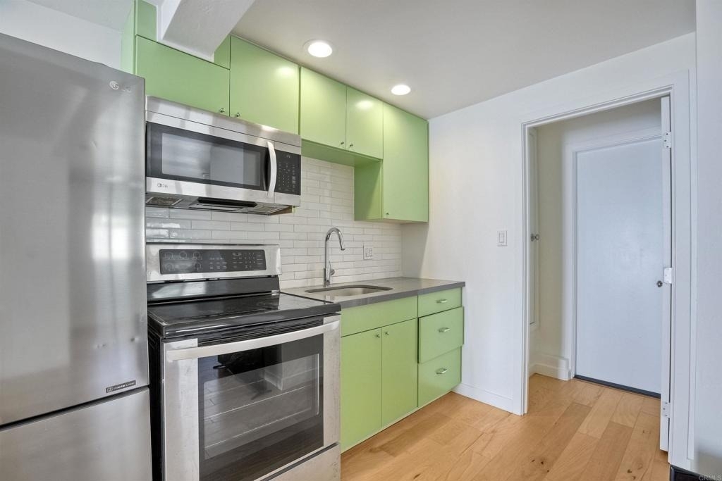 939 Olive Street - Photo 3