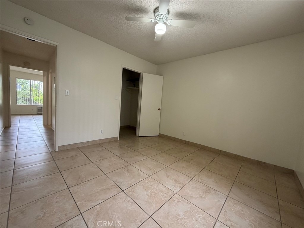 225 S Knott - Photo 3