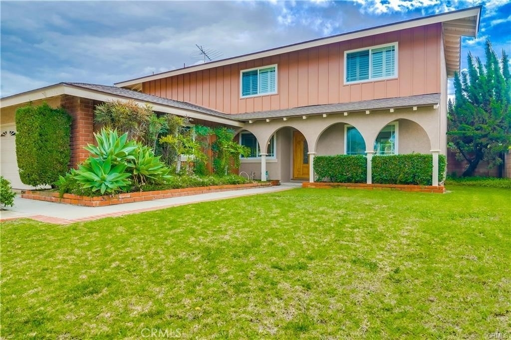 5822 Newman Street - Photo 0