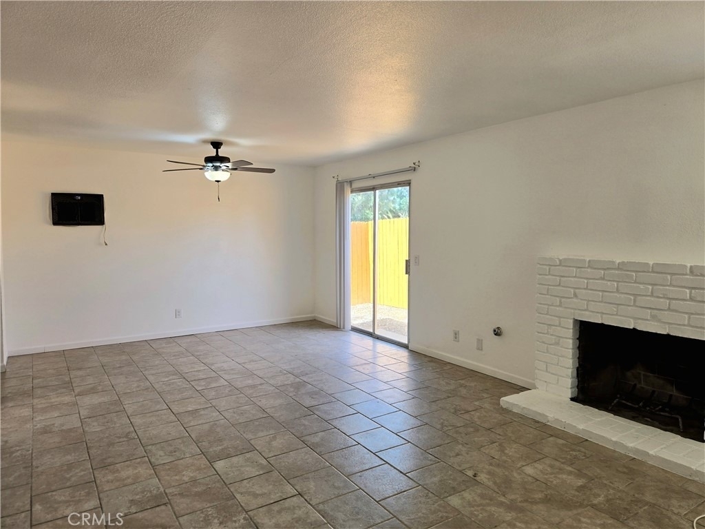 853 Douglas Court - Photo 4