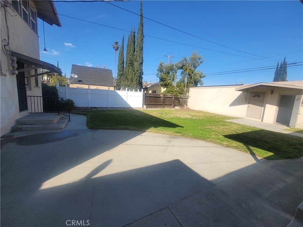 1062 Huntington Boulevard - Photo 8