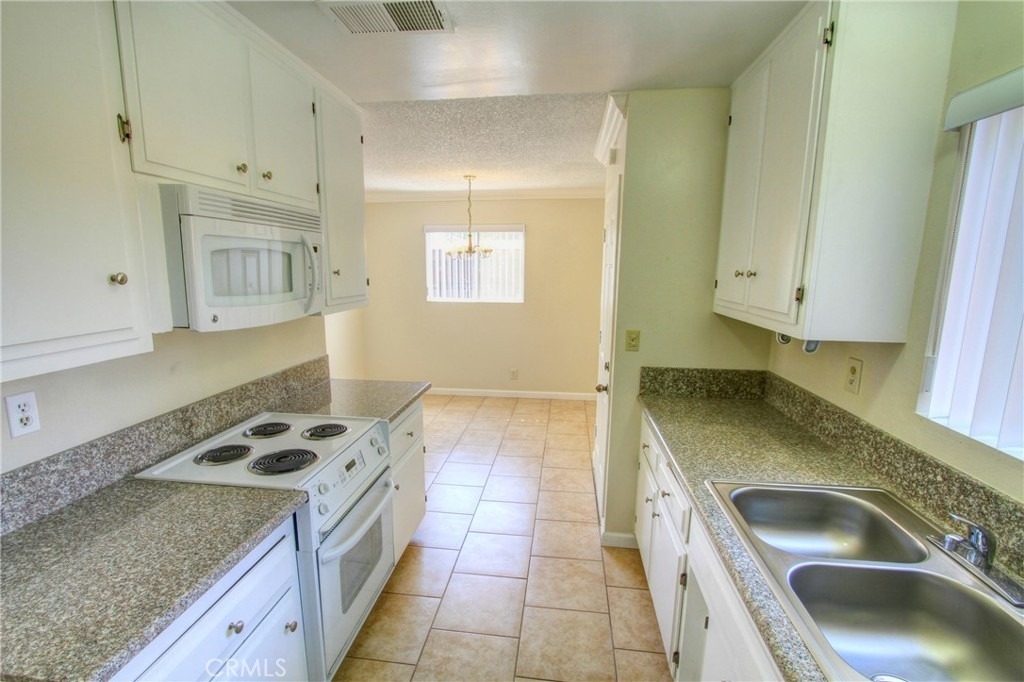 614 Linwood - Photo 7