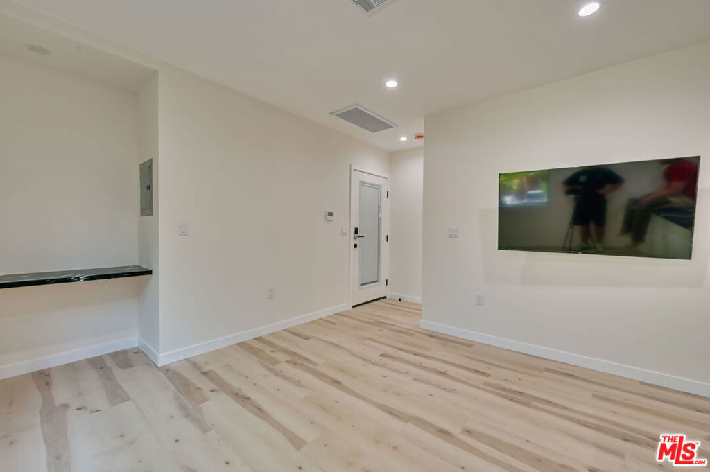 843 Westbourne Drive - Photo 8