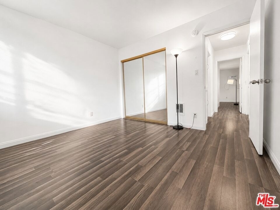 12014 Kling Street - Photo 4