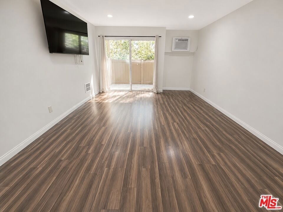 12014 Kling Street - Photo 2