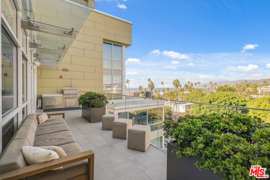 1705 Ocean Avenue - Photo 33
