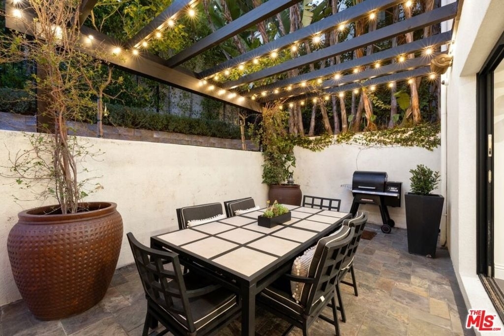 1472 N Kings Road - Photo 17